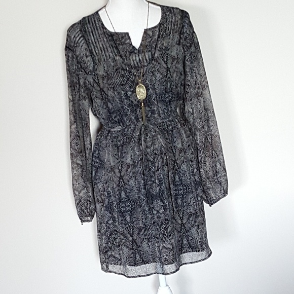 Forever 21 Dresses & Skirts - Forever 21 Long Sleeve Dress